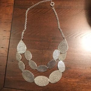 Trendy silver fashion necklace